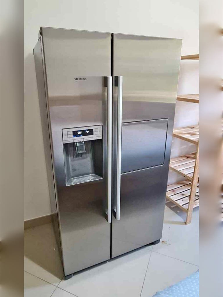 Fridge with Water Dispenser and Ice Maker​ 3