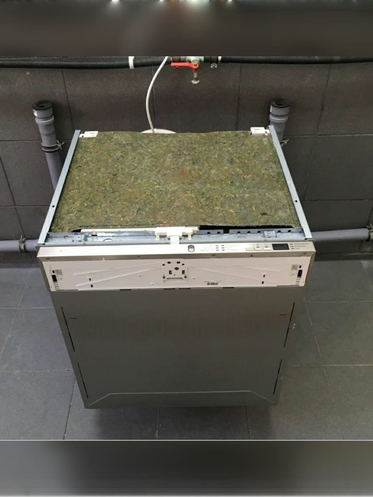 Integrated Dishwasher 3