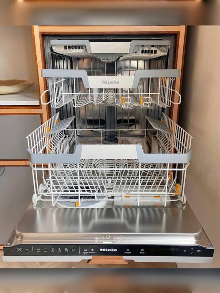 Integrated Dishwasher 4