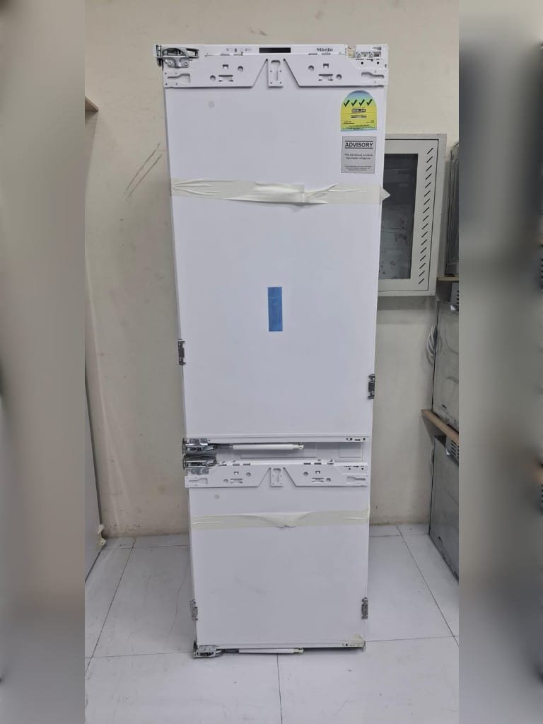 Integrated Fridge and Freezer 5