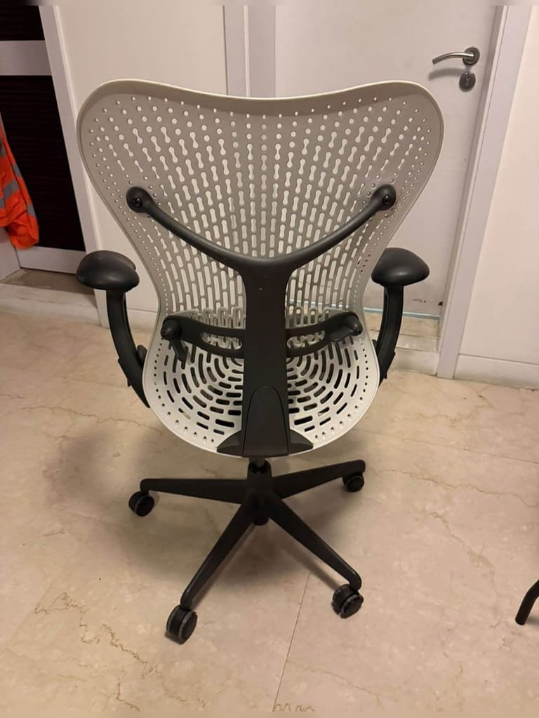 Mirra Chair 3