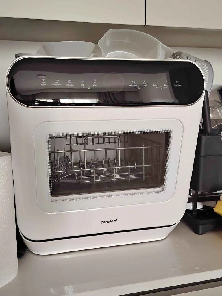 Small Dishwasher 2