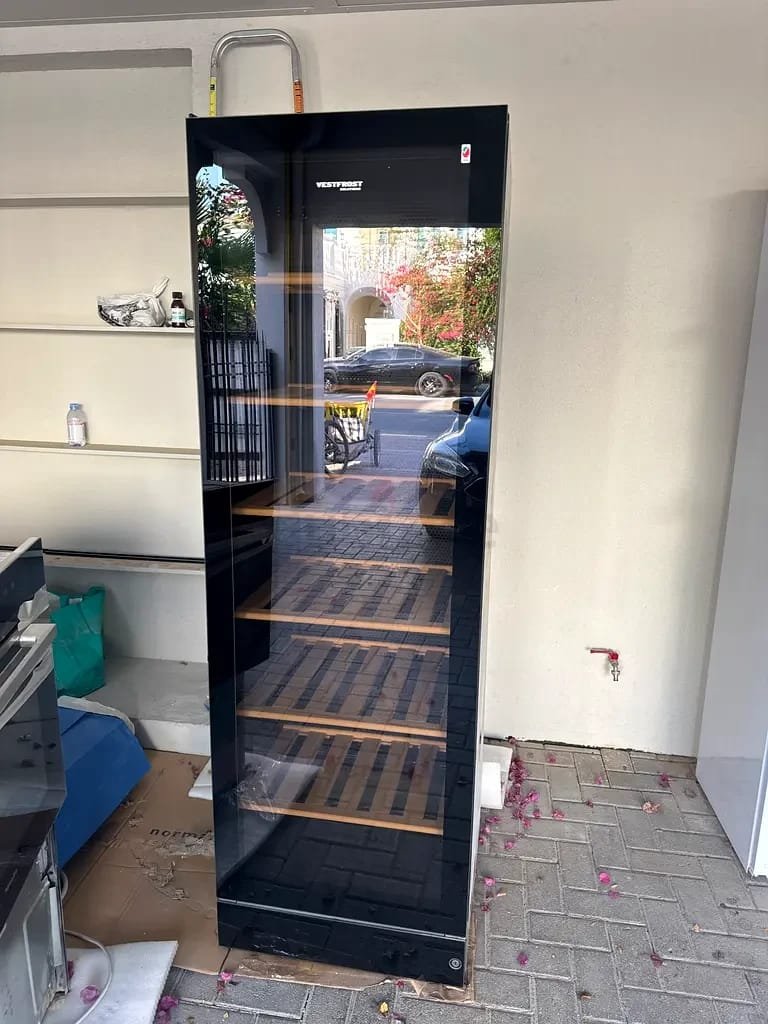 Wine Fridge Big Capacity​ 2