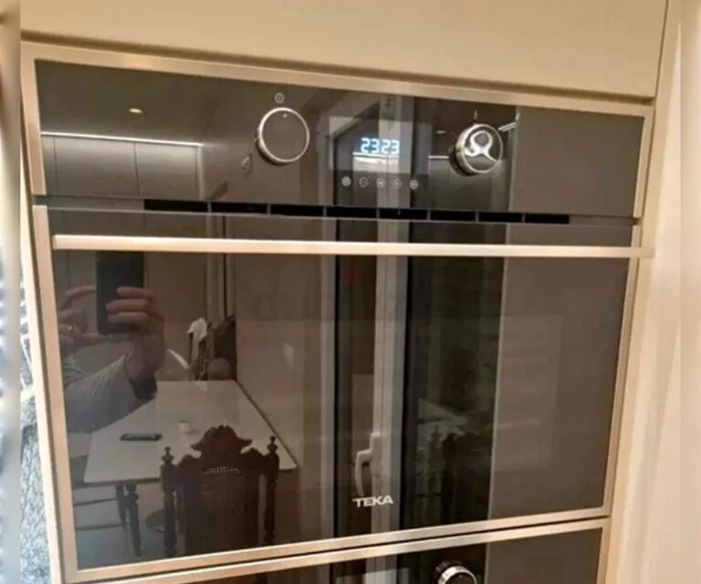 60cm Gas Microwave 1