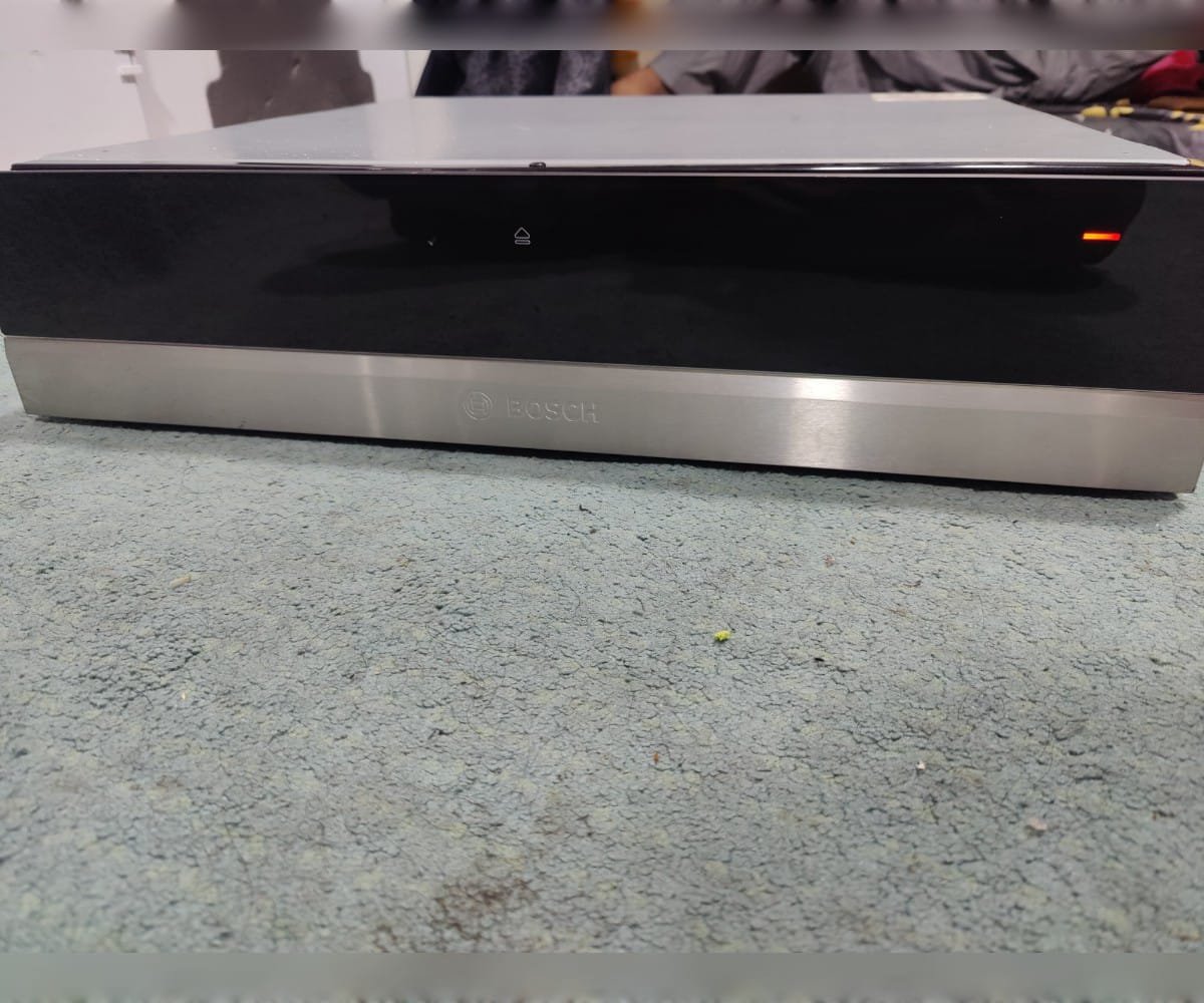 Built-in warming drawer 1