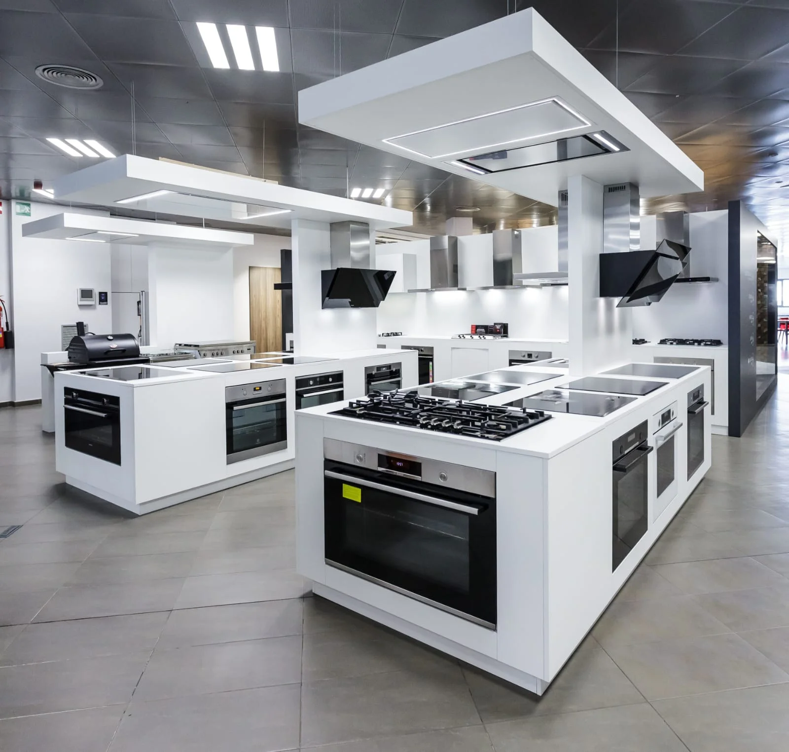 Display of premium built-in kitchen appliances and cooktops